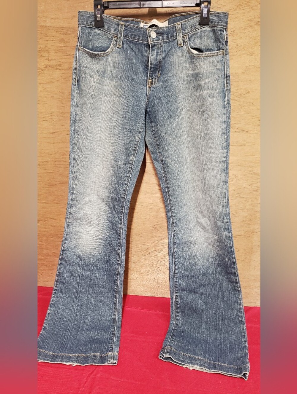Vintage Gap Long And Lean Mid Rise Lightly Distressed Ladies Jeans 6R